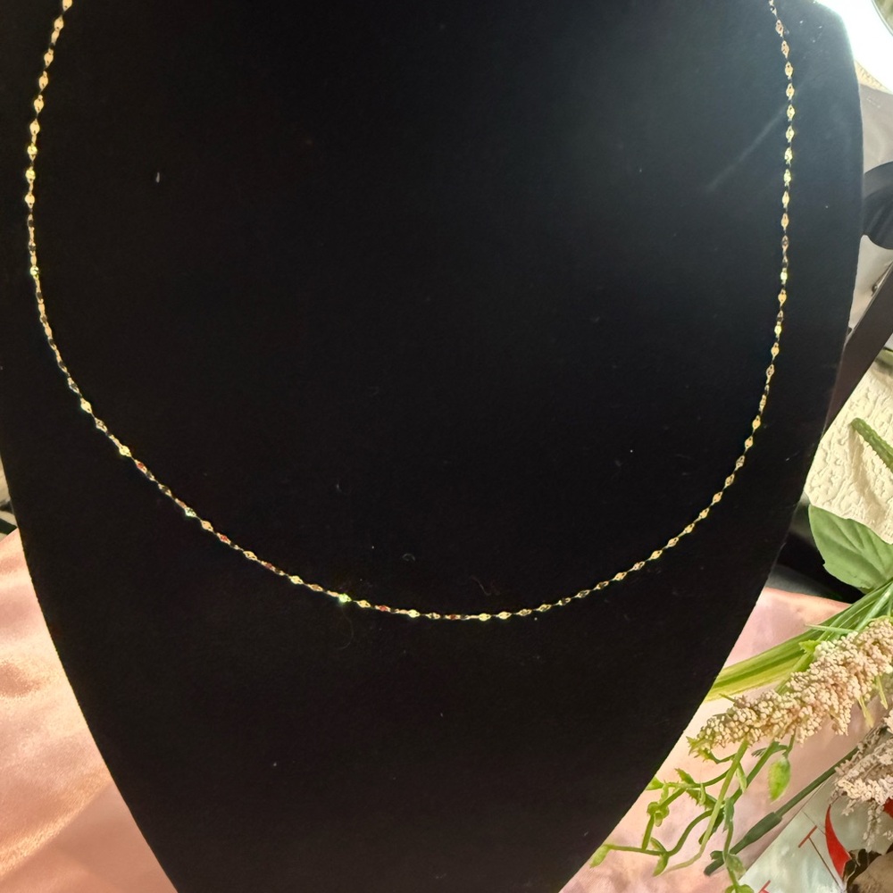 Elegant Gold Necklace 18 karats gold